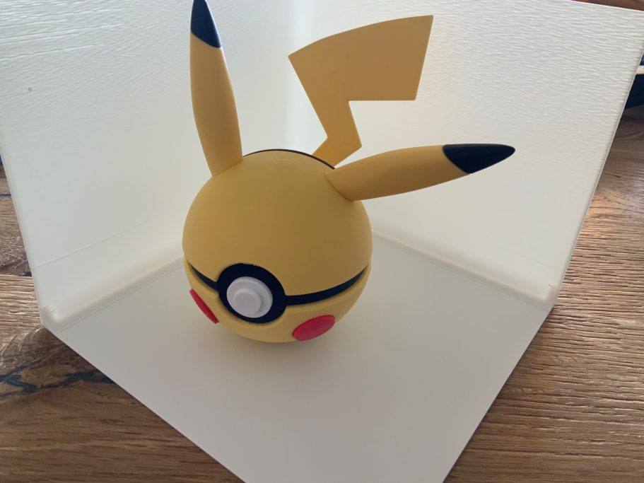 Pokemon Pikachu Ball
